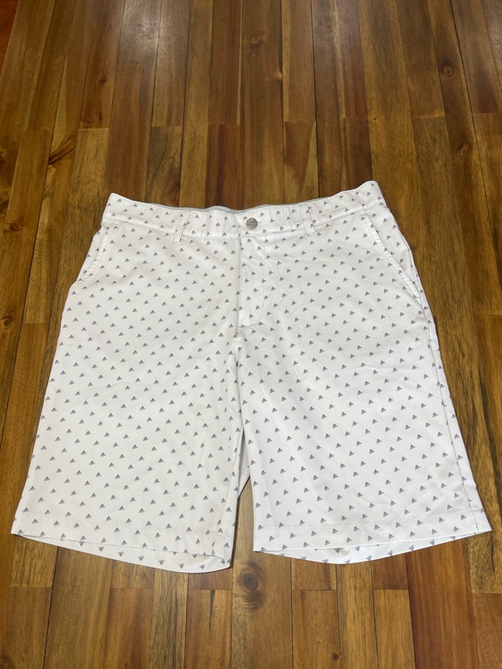 Adidas Men’s Golf Shorts Size 32